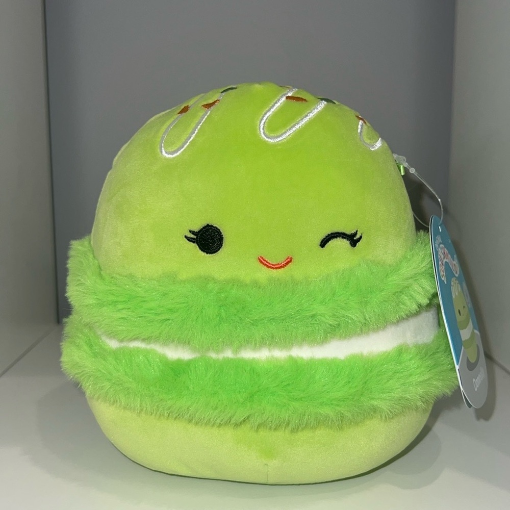 Squishmallows Donnelly the Macaron 💚 ✨Rare✨